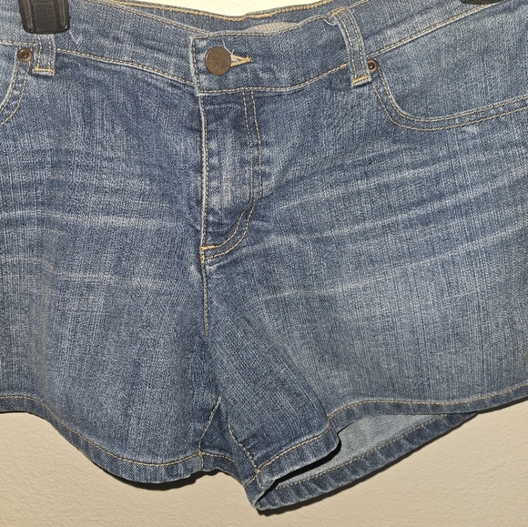 New York & Company Blue Jean Shorts Size 10 - Picture 6 of 9